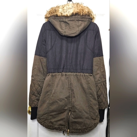 Express Hooded Detachable Faux Fur Trim Black & Olive Quilted Parka Sz XS - Picture 6 of 16